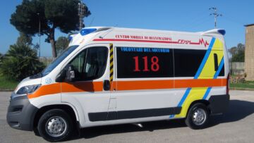 Pogotowie ratunkowe w Jeleniej Górze otrzymało nowoczesny ambulans
