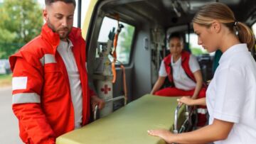 Trzy porody w ambulansie Pogotowia Ratunkowego z Lwówka Śląskiego