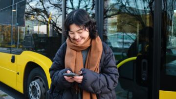 Jelenia Góra dąży do bycia miejscowością bez emisji gazów cieplarnianych przez stopniową wymianę autobusów miejskich na pojazdy elektryczne