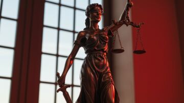 Państwo odebrało noworodka rodzicom po zaledwie dobie, strasząc ich kosztami pieczy zastępczej