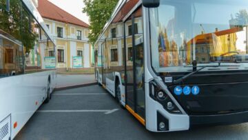 Bezpieczna komunikacja w Jeleniej Górze: Pamiętaj o bilecie i zakazie palenia!