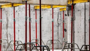 Postępy budowy nowego boiska w Piechowicach – co już zrealizowano?