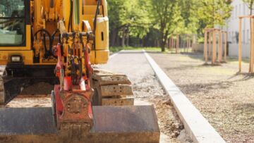 Nowe drogi w Gminie Mysłakowice: inwestycje dla bezpieczeństwa mieszkańców