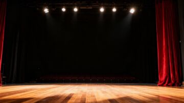 Duchy i drożdże: Giedroyc ożywa na scenie!