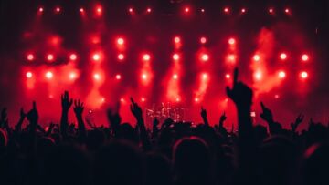 Teatralne szaleństwo na ulicach Jeleniej Góry: festiwal pełen magii i emocji!