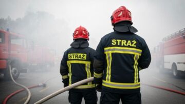 Nocny pożar. Wśród ewakuowanych kilkuletnia dziewczynka